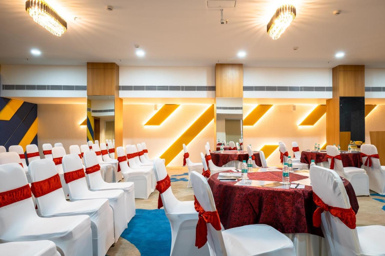 Clubway Grand A Boutique Hotel Jorhāt Εξωτερικό φωτογραφία