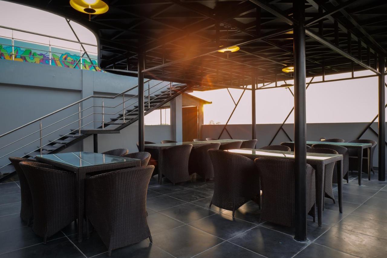 Clubway Grand A Boutique Hotel Jorhāt Εξωτερικό φωτογραφία