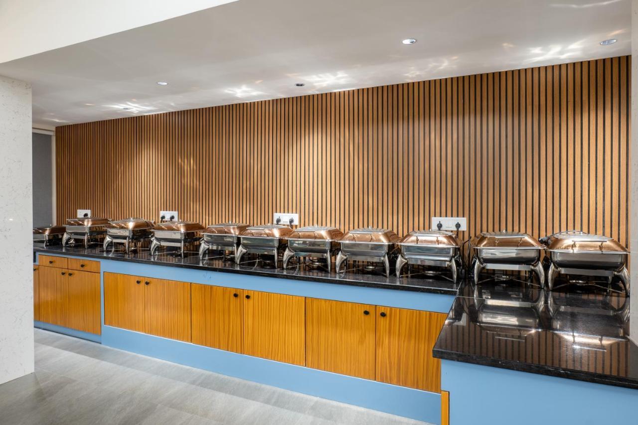 Clubway Grand A Boutique Hotel Jorhāt Εξωτερικό φωτογραφία