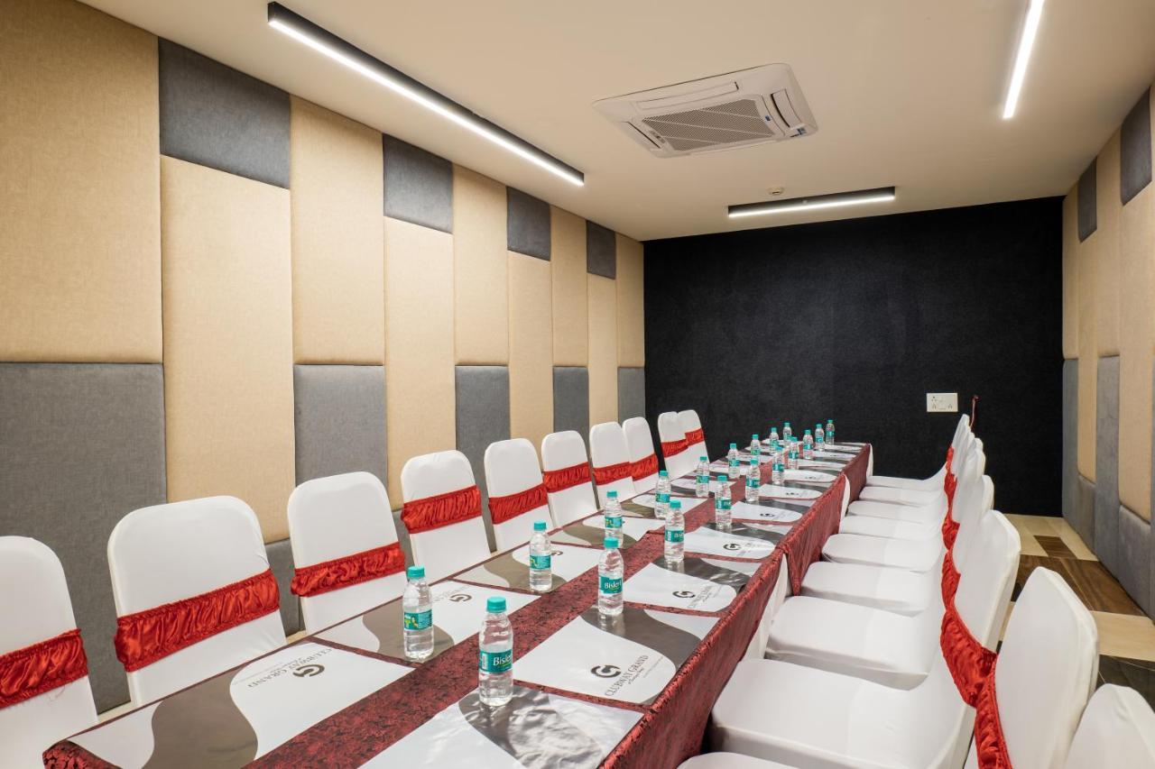 Clubway Grand A Boutique Hotel Jorhāt Εξωτερικό φωτογραφία