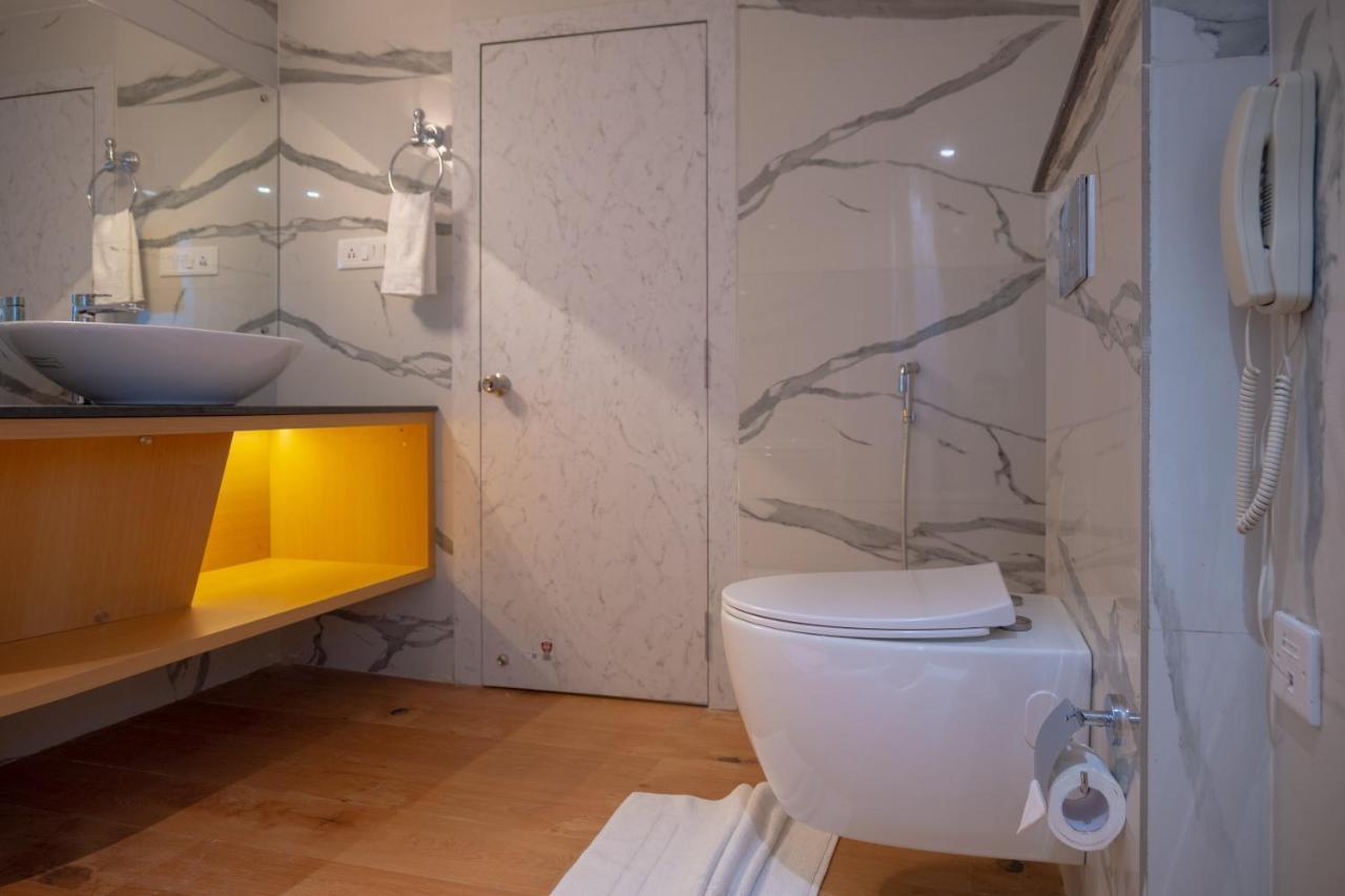 Clubway Grand A Boutique Hotel Jorhāt Εξωτερικό φωτογραφία