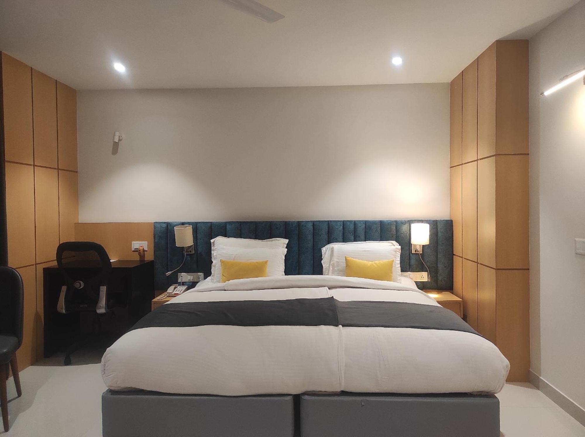 Clubway Grand A Boutique Hotel Jorhāt Εξωτερικό φωτογραφία
